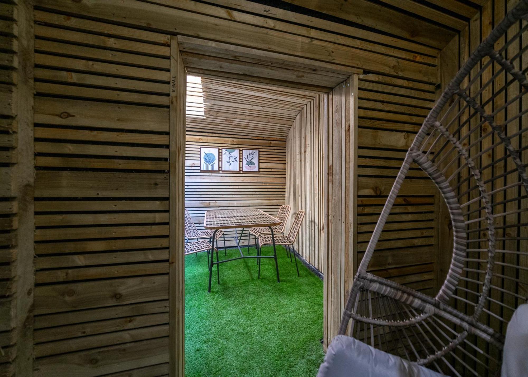 Apartamento Cozy Vibes Refined 2Br Flat Bury  Exterior foto